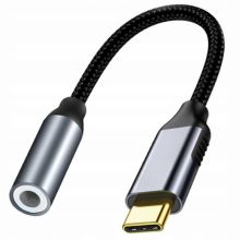 Kafelek USB-C do jack 3,5 mm z adapterem na jasnym tle.